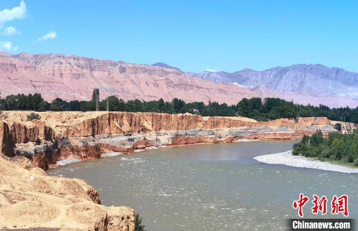 圖為黃河河曲?！埡ｖ?攝