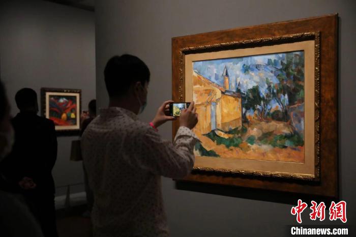 “現(xiàn)代藝術(shù)100年——意大利國家現(xiàn)當(dāng)代美術(shù)館珍藏”藝術(shù)大展?！埡鄠?攝