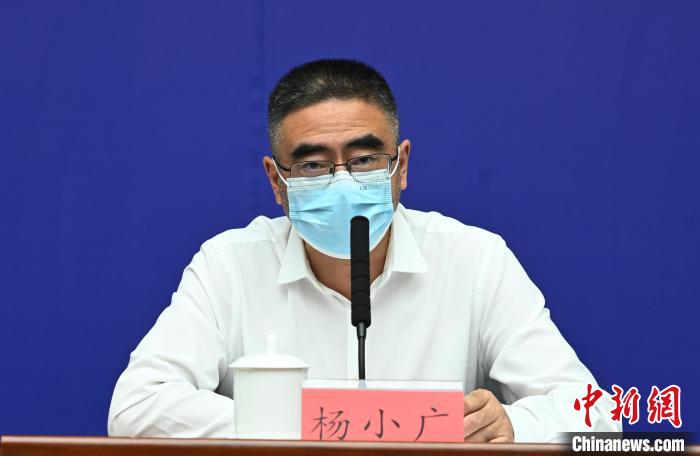 成都市政府副秘書長、市衛(wèi)健委主任楊小廣。　安源 攝