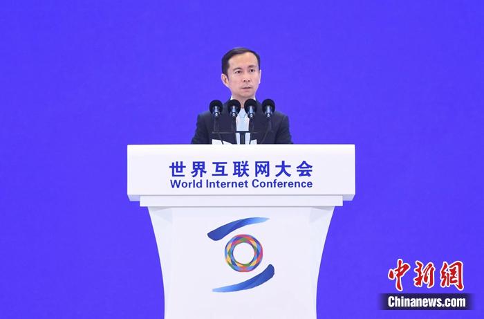 阿里巴巴集團(tuán)董事會(huì)主席兼首席執(zhí)行官?gòu)堄隆９﹫D