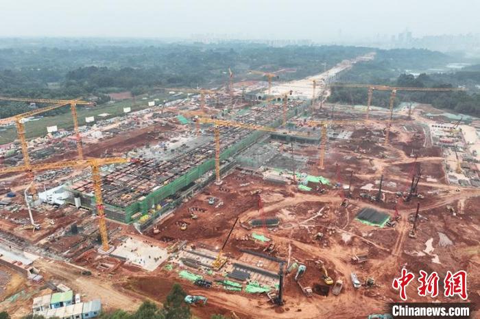 四川成都鐵路樞紐天府至朝陽(yáng)湖段開工建設(shè)