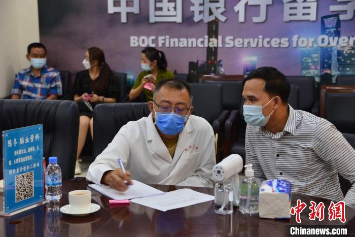 活動現(xiàn)場?！∮嘞娆B 攝