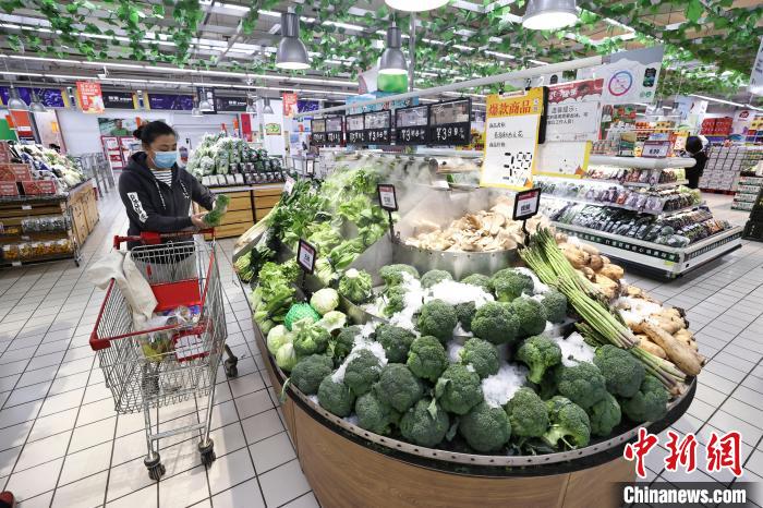 30年間，購(gòu)物方式從“手推車(chē)”到“一鍵購(gòu)”，美特好見(jiàn)證著山西超市經(jīng)濟(jì)的變遷?！?jiān)?攝