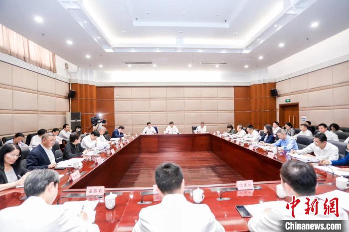 浙江召開統(tǒng)一戰(zhàn)線“凝心鑄魂強根基、團結(jié)奮進新征程”主題教育動員會