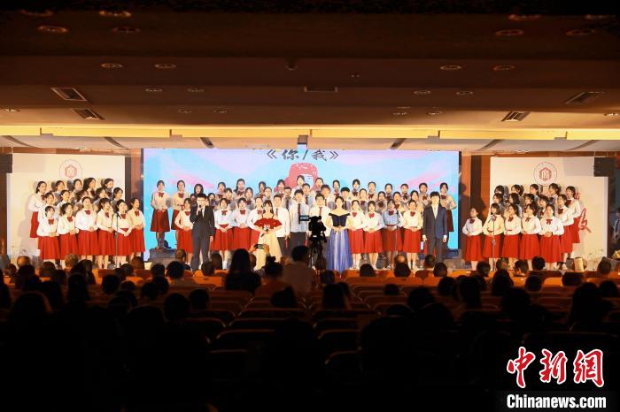 詩歌朗誦會(huì)現(xiàn)場?！￠}南師范大學(xué)供圖