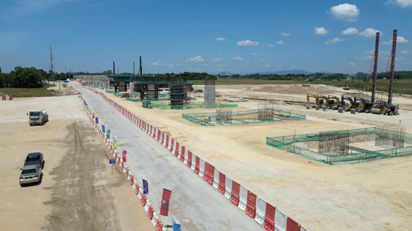 哥打巴魯車站施工現(xiàn)場。中國交通建設(shè)有限公司供圖