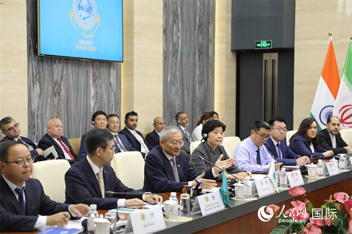 上合組織秘書長張明發(fā)表講話。人民網(wǎng) 俄布拉依攝