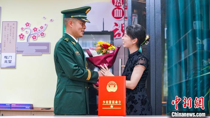 軍功章有你的一半?！堦愑?攝