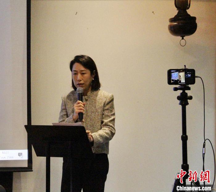 中國(guó)駐泰國(guó)大使館經(jīng)濟(jì)商務(wù)處參贊張瀟瀟致辭。<a target='_blank' href='/' _fcksavedurl='/'><p  align=