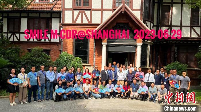 “微笑”衛(wèi)星(SMILE)任務(wù)中歐聯(lián)合轉(zhuǎn)正樣設(shè)計(jì)評審會合影。　中科院國家空間科學(xué)中心 供圖