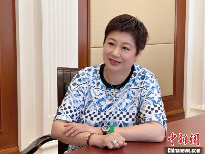 專(zhuān)訪榮毅仁侄女榮智豐：不想為“榮”字丟臉，要做最好