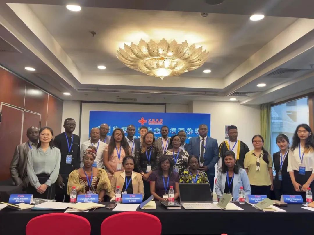 非洲法語國家農(nóng)業(yè)種植研修班學員合影 受訪單位供圖。