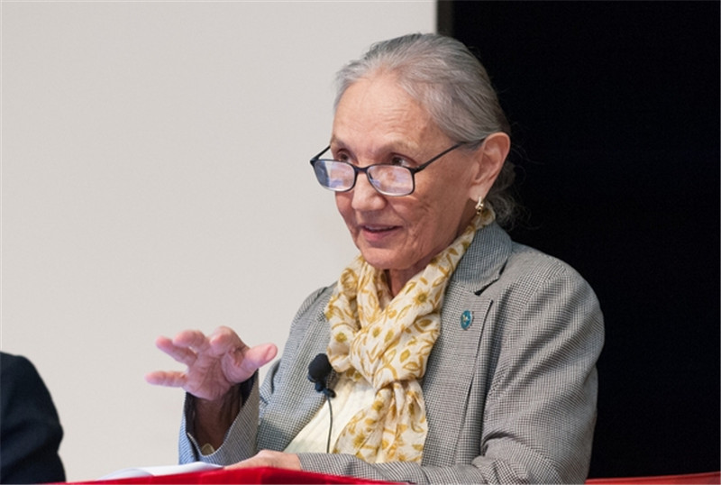 哈薩克斯坦?jié)h學(xué)家哈菲佐娃。資料圖