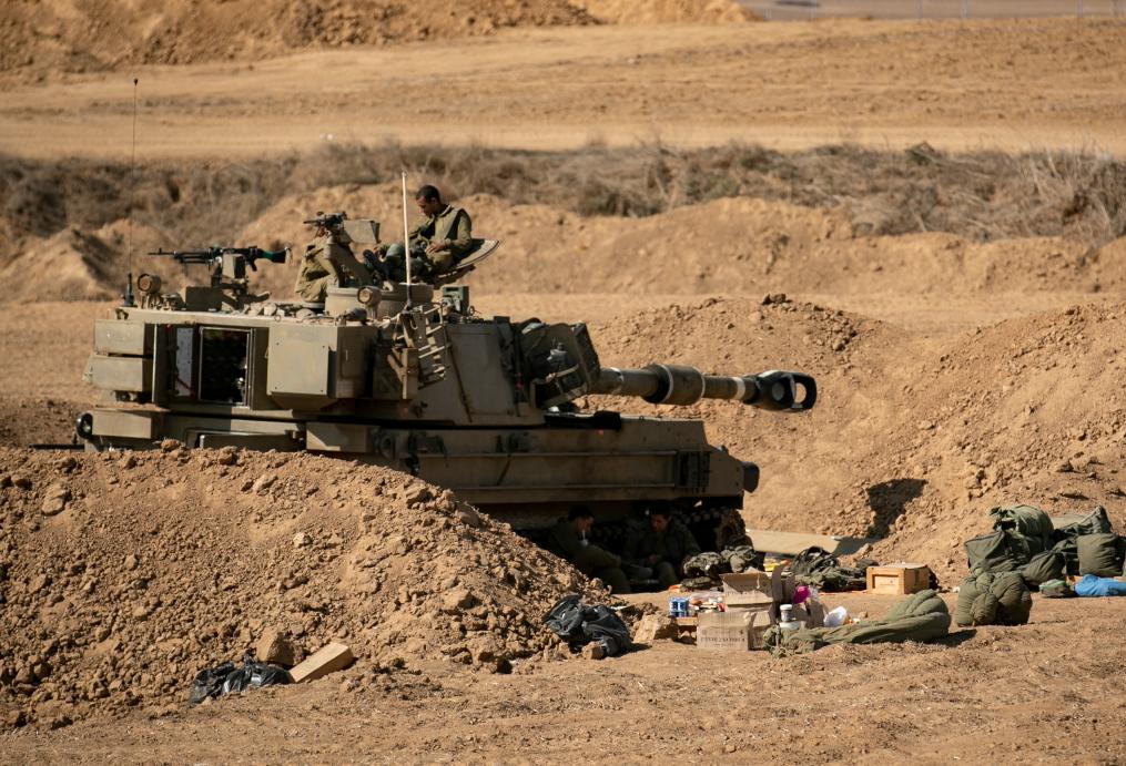 這是10月15日在加沙邊境拍攝的以軍陣地。新華社記者 陳君清 攝