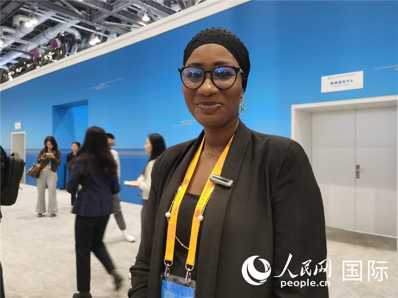 塞內(nèi)加爾塞內(nèi)網(wǎng)記者阿瓦·法耶接受人民網(wǎng)采訪。 人民網(wǎng) 孫鴻宇攝