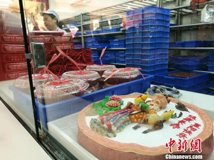 資料圖：等待銷售的重陽(yáng)糕。　鐘升 攝