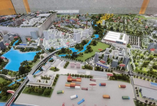 　　清水塘新能源裝備產(chǎn)業(yè)新城沙盤模型。本報記者 常雯宜攝