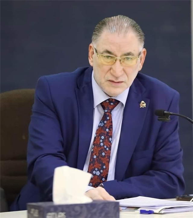 圖為約旦侯賽因·本·塔拉勒大學教授哈?！み_賈。受訪者供圖