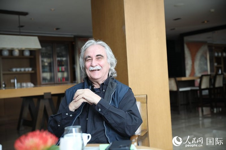 塞浦路斯歐洲大學(xué)前校長(zhǎng)科斯塔斯·古利亞莫斯。人民網(wǎng) 殷韜攝