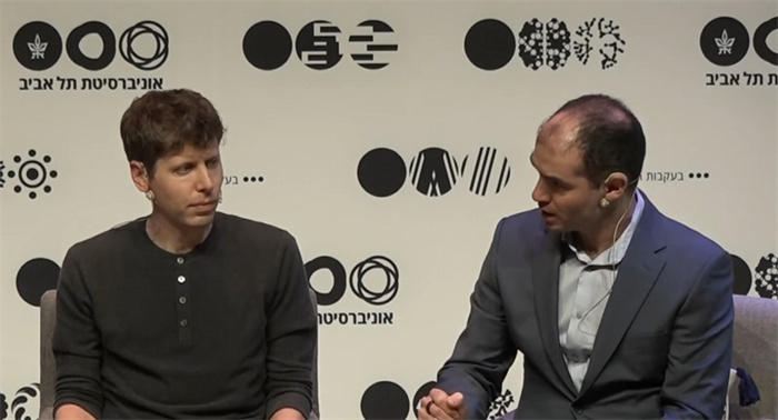 奧特曼和伊利亞在以色列特拉維夫大學(xué)的圓桌分享會(huì)。圖源：視頻截圖