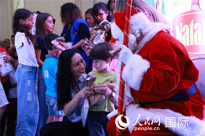 捐贈活動現(xiàn)場。人民網(wǎng)記者宋亦然攝