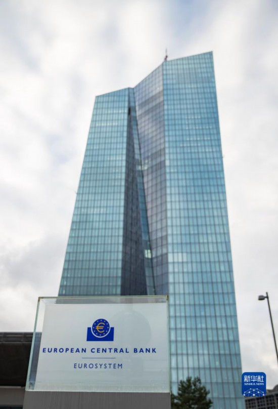 這是12月14日在德國(guó)法蘭克福拍攝的歐洲央行大樓。新華社記者 張帆 攝