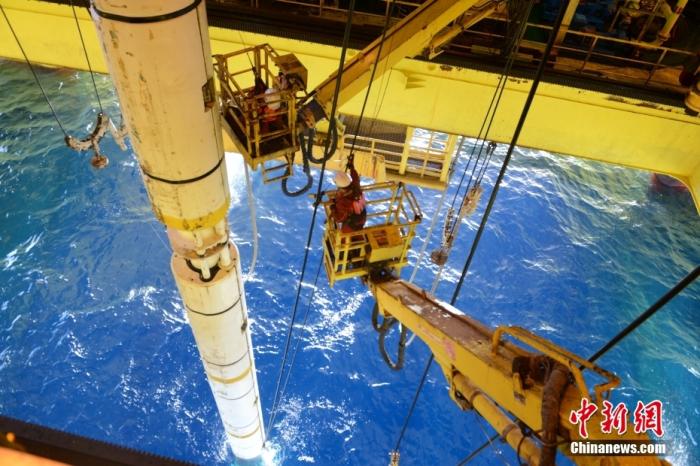 正在作業(yè)的工作人員。<a target='_blank' href='/' _fcksavedurl='/' ><p  align=