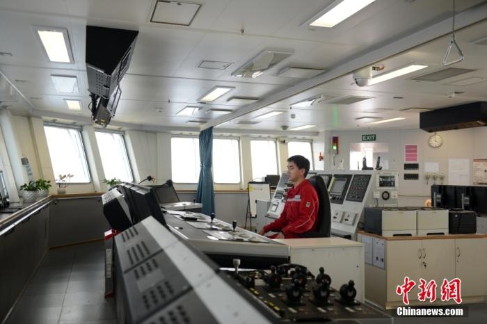 海上鉆井平臺(tái)中控室。<a target='_blank' href='/' _fcksavedurl='/' ><p  align=