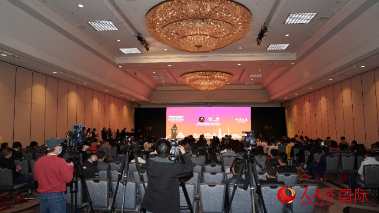 “中國(guó)之夜暨消費(fèi)電子發(fā)展論壇”現(xiàn)場(chǎng)。人民網(wǎng)記者 鄧圩攝