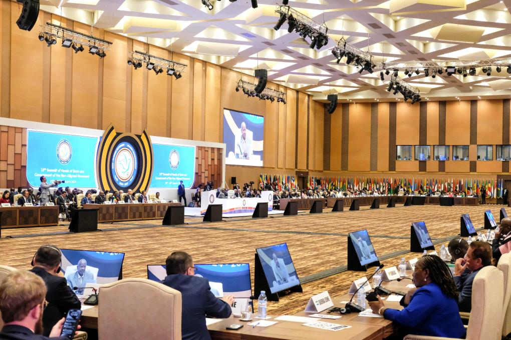 這是1月19日在烏干達(dá)首都坎帕拉拍攝的不結(jié)盟運(yùn)動(dòng)第19次峰會(huì)開幕式現(xiàn)場(chǎng)。新華社發(fā)（阿佳拉·納瓦達(dá)攝）