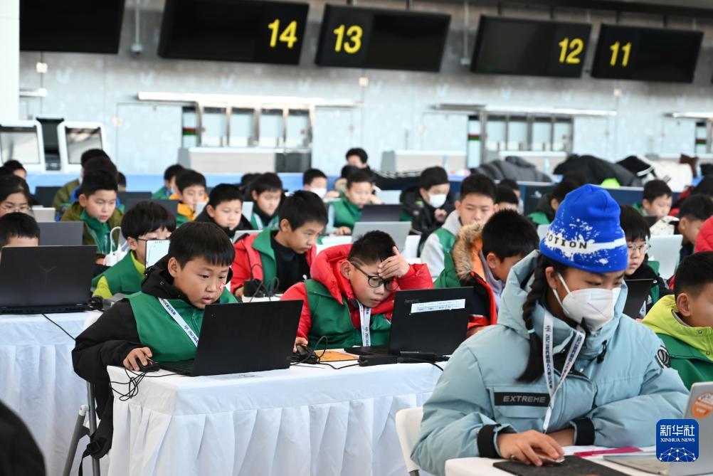 1月26日，選手們?cè)诒荣愔?。新華社記者 宋心平 攝