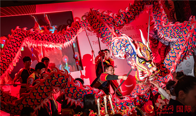 “共慶中國年 共享新機(jī)遇”破冰者新春晚宴現(xiàn)場盛況。人民網(wǎng) 郭錦標(biāo)攝