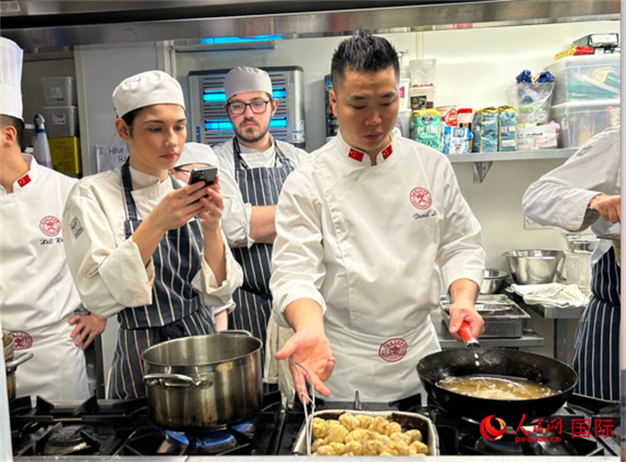 活動(dòng)現(xiàn)場(chǎng) 。于果攝