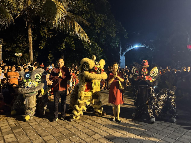 舞獅表演。巴陵康孔子學(xué)院供圖