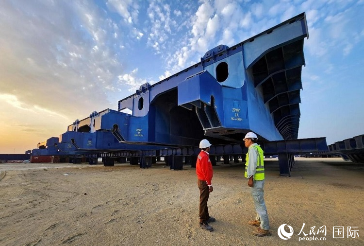 全球最大升船機平臺。人民網記者管克江攝