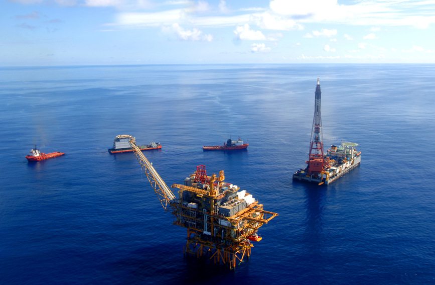 渤海油田累計生產(chǎn)油氣當(dāng)量超5億噸。賈磊攝