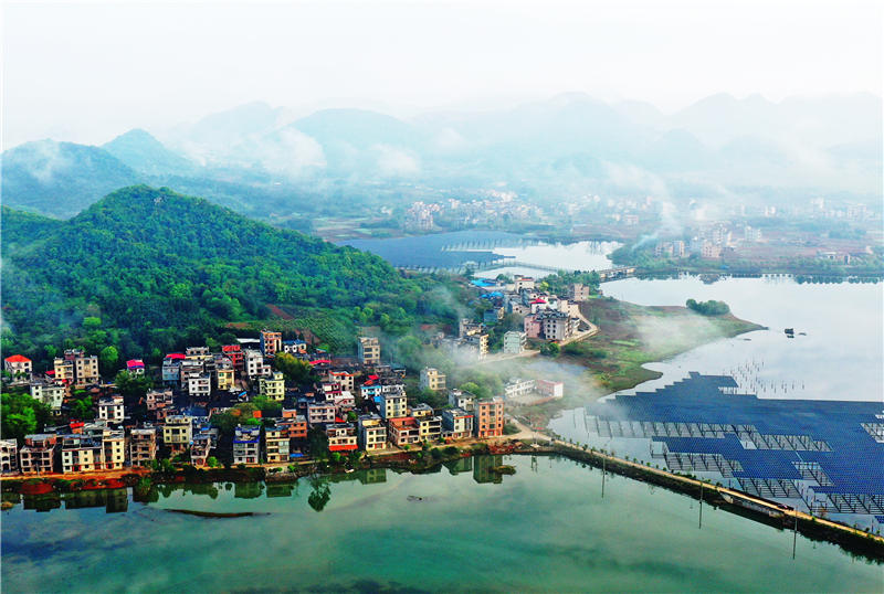 湖南省郴州市嘉禾縣千家洞水庫(kù)風(fēng)光。黃春濤攝