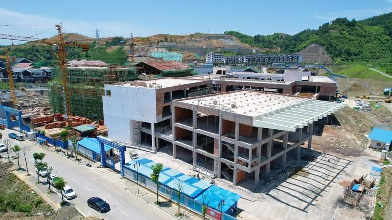 正在建設中的土家織錦文化創(chuàng)意園 全校瑩攝