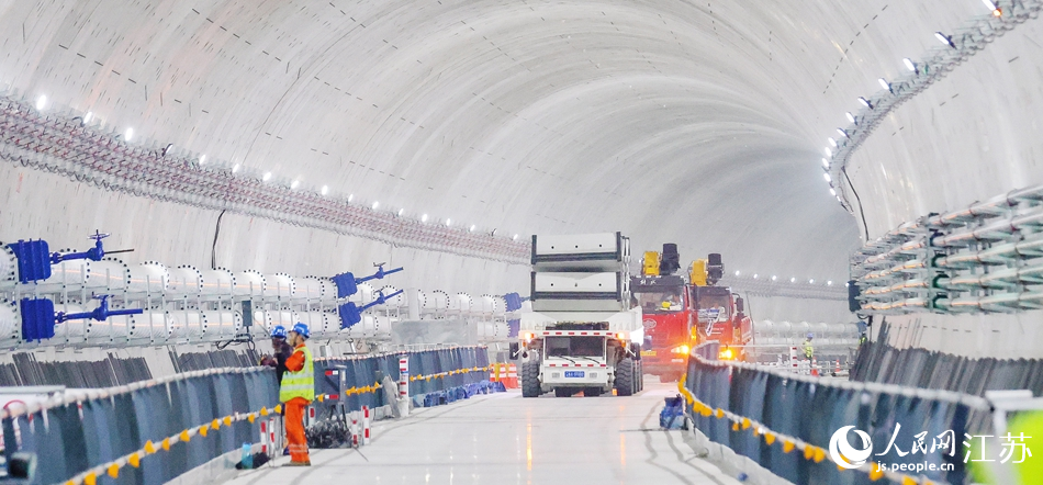 江陰靖江長江隧道右線施工現(xiàn)場。朱其攝