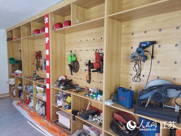 “荷樂益家”器材保管室。人民網(wǎng) 張瀚天攝