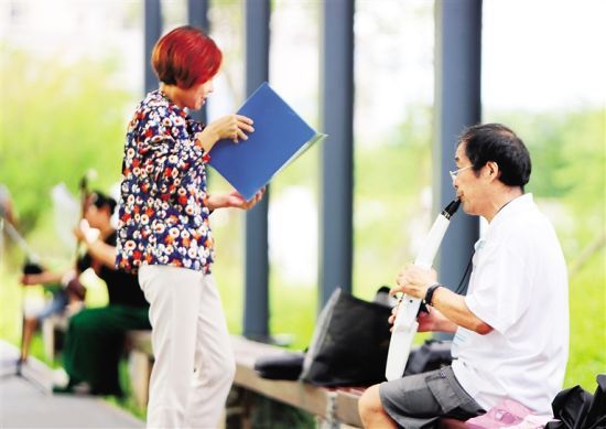美舍河鳳翔濕地公園成為市民休閑的好去處。 南國都市報記者 汪承賢 攝