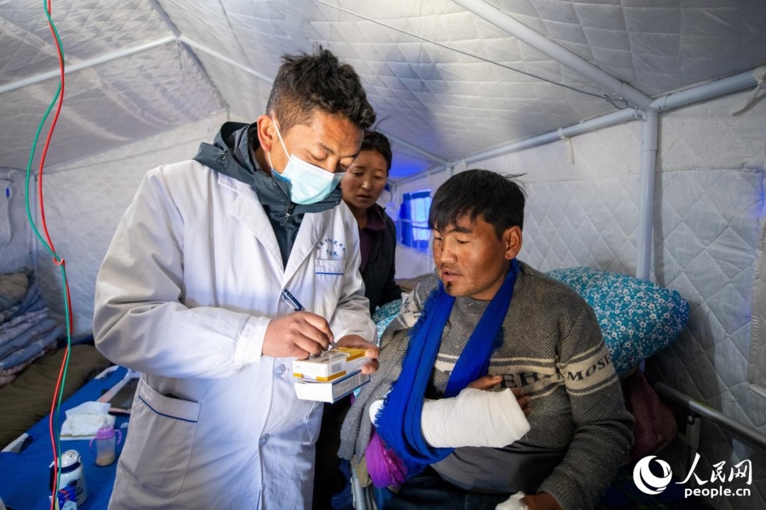 震中日記｜“謝謝，曼巴啦！”