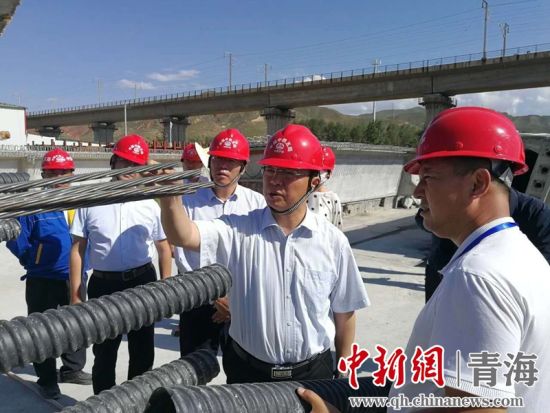 圖為生態(tài)環(huán)保專項(xiàng)督查現(xiàn)場(chǎng)。 孫舒亞攝