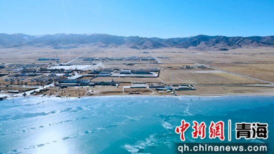 圖為冬日青海湖。李江寧攝