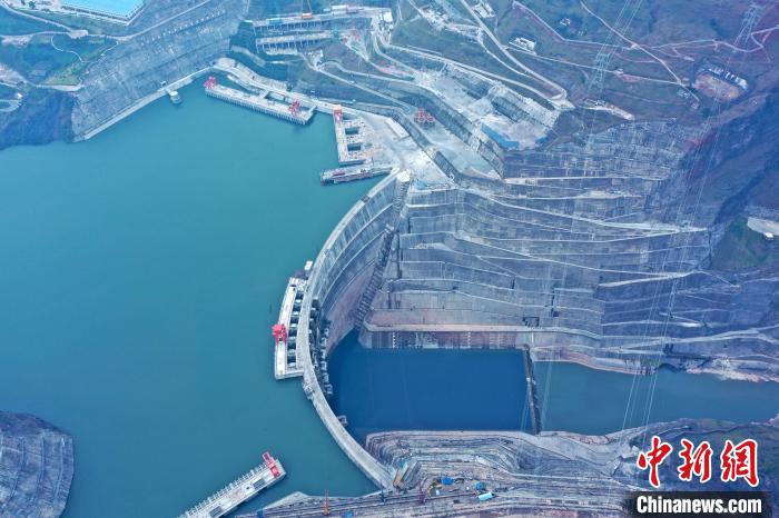 圖為白鶴灘水電站?！∷娝木止﹫D