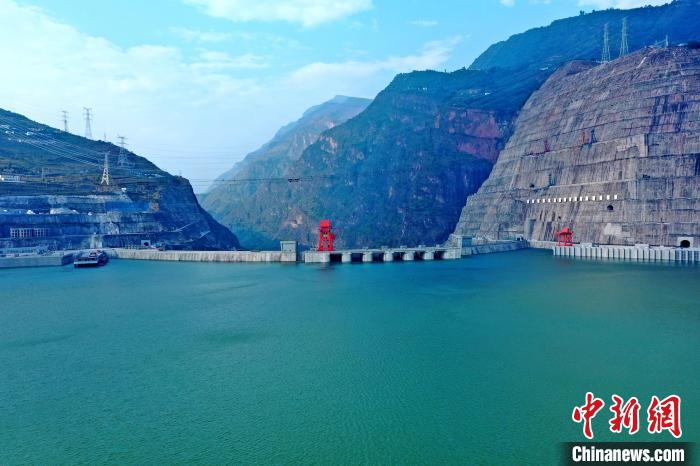 圖為白鶴灘水電站?！∷娝木止﹫D