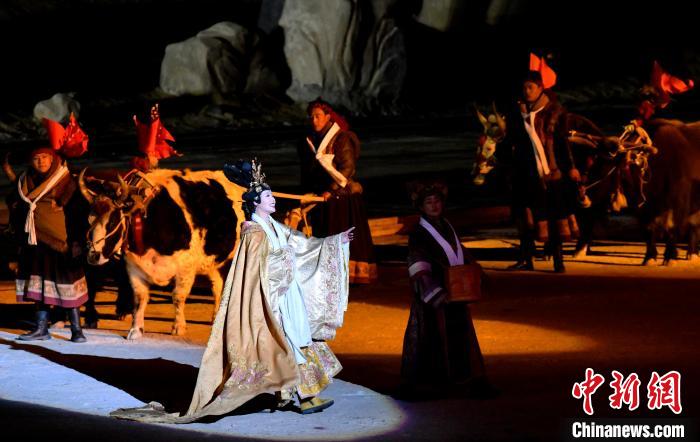 3月17日，西藏拉薩，《文成公主》大型史詩劇演出現(xiàn)場(chǎng)?！±盍?攝