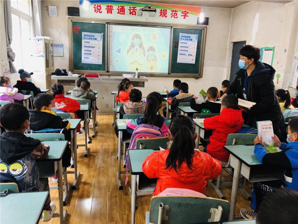 圖片默認(rèn)標(biāo)題_fororder_4、恢復(fù)上課的學(xué)生們-攝影-左斌