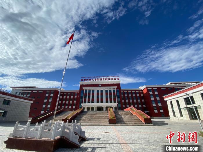 瀾滄江畔開出“教育格?；ā保含F(xiàn)代教育和生態(tài)教育并重