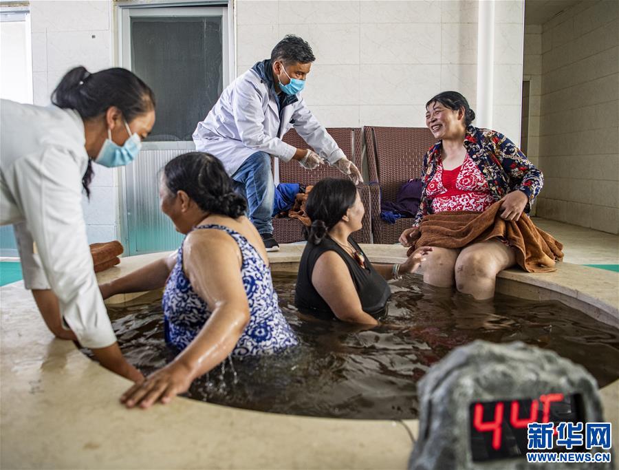 （新華全媒頭條·走向我們的小康生活·圖文互動）（10）扎西德勒，我們的新家園——西藏易地扶貧搬遷搬出幸福美好新生活